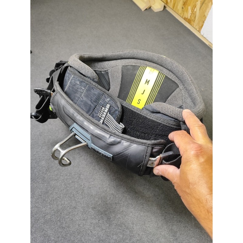 trapez Mystic carbon L velikost